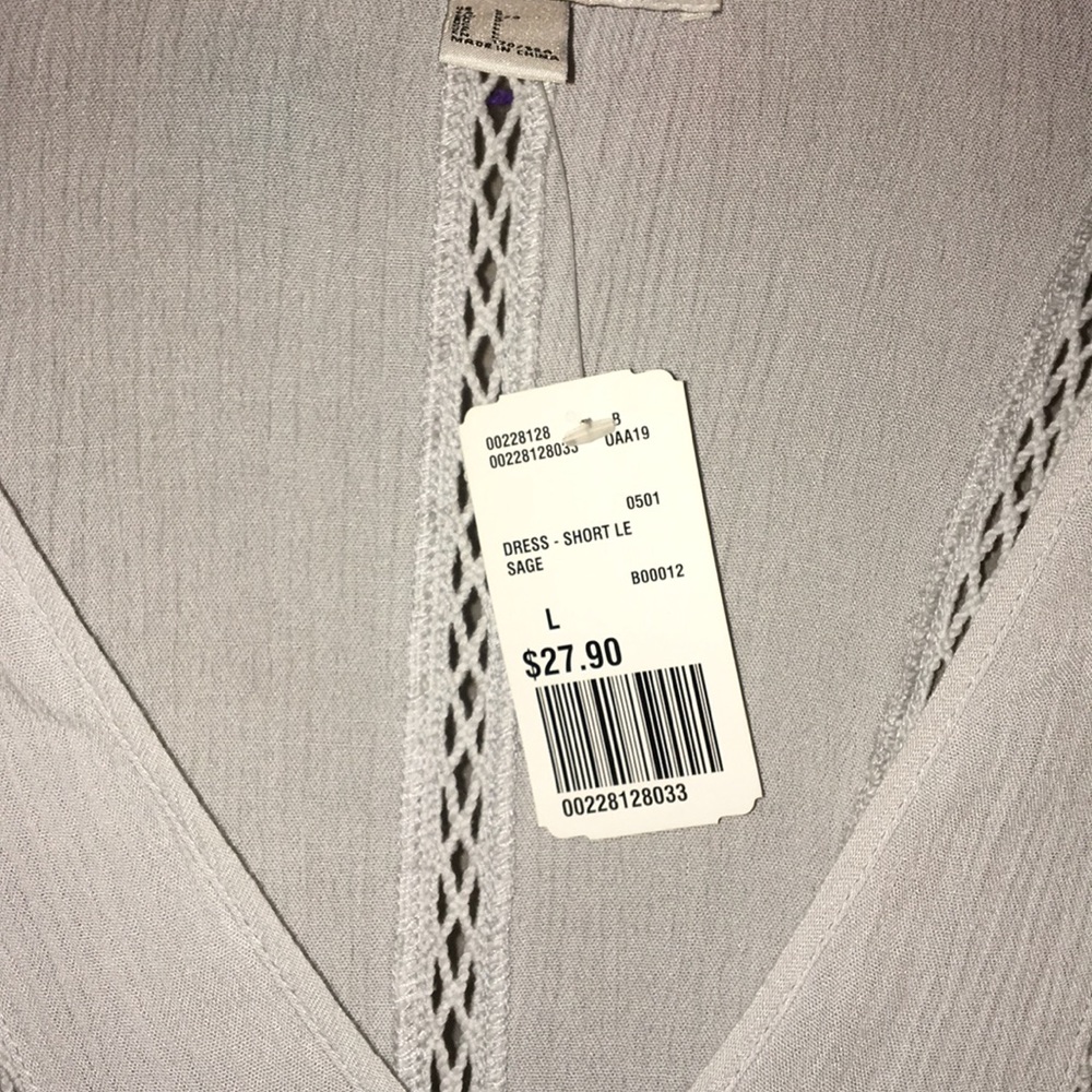 Forever 21 bell sleeve dress NWT - Picture 6 of 8